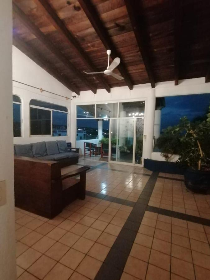 Hotel & Hostal Mayflower Puerto Escondido  Exterior photo