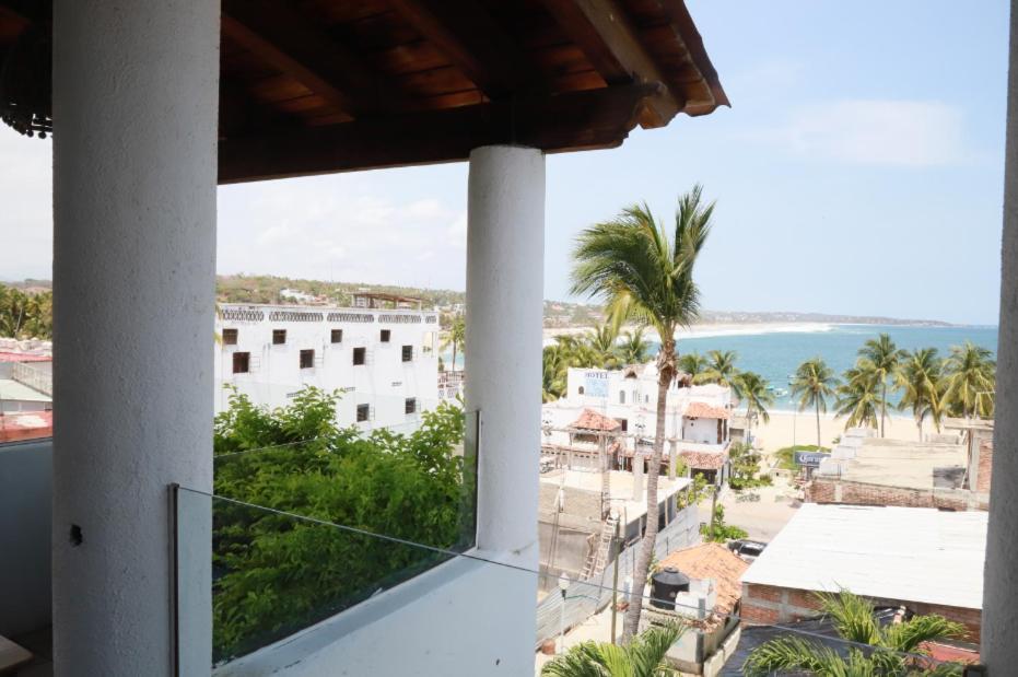 Hotel & Hostal Mayflower Puerto Escondido  Exterior photo